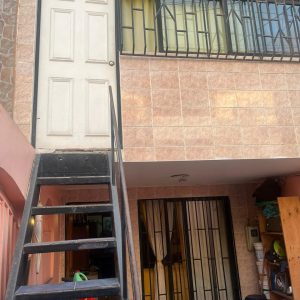 SE VENDE HERMOSA CASA MUY AMPLIA full