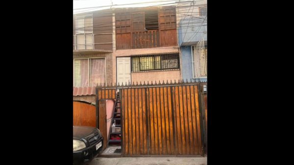 SE VENDE HERMOSA CASA MUY AMPLIA
